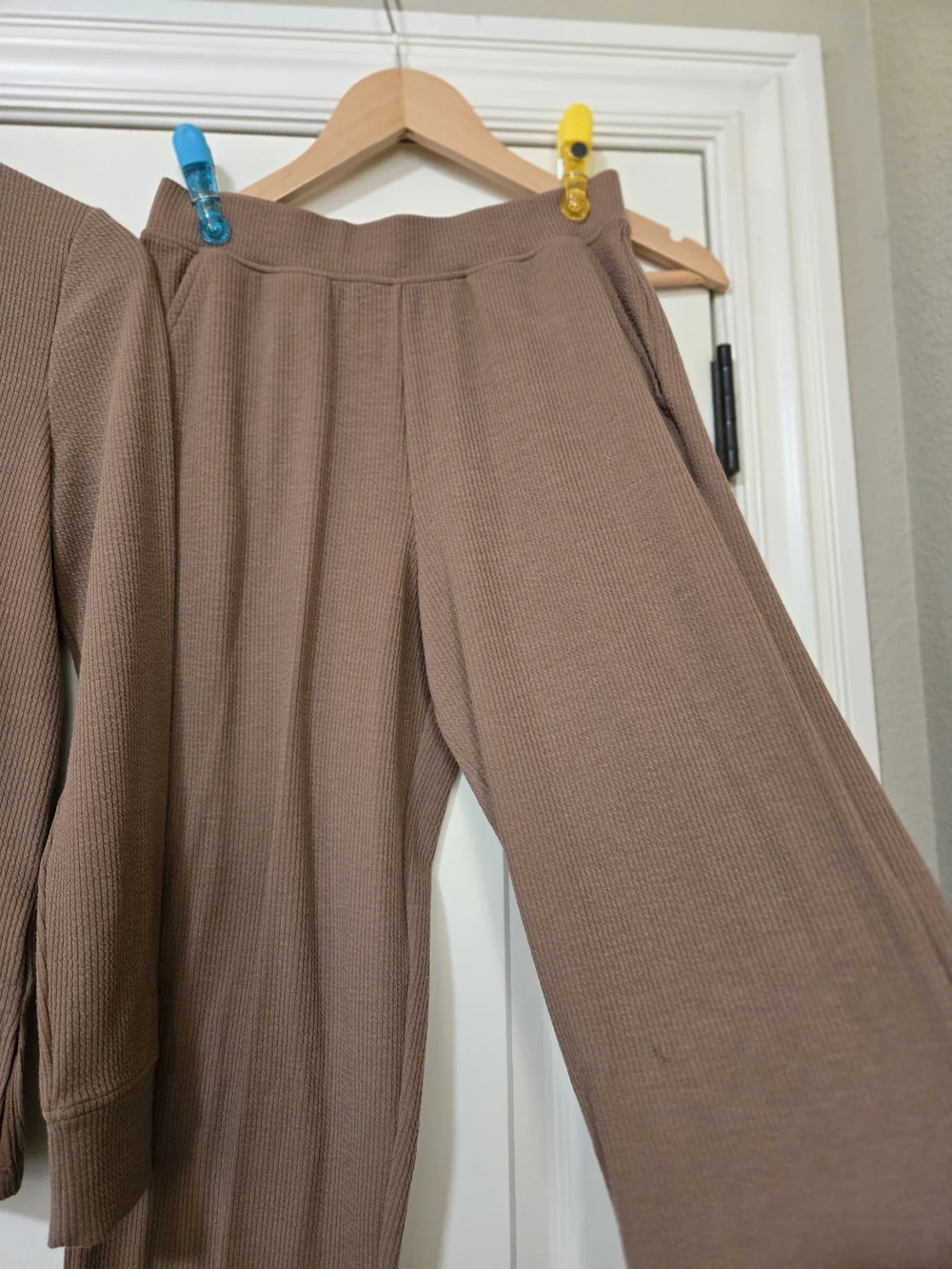 Cuddl Duds Ribbed Knit 2 Piece Lounge Wear in Taupe Soft Comfy Fall